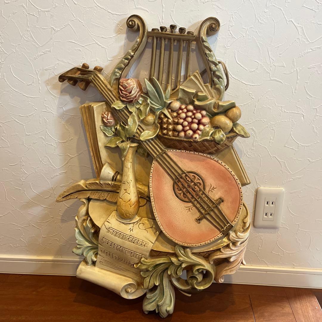 木製の壁掛けアート　アンティーク