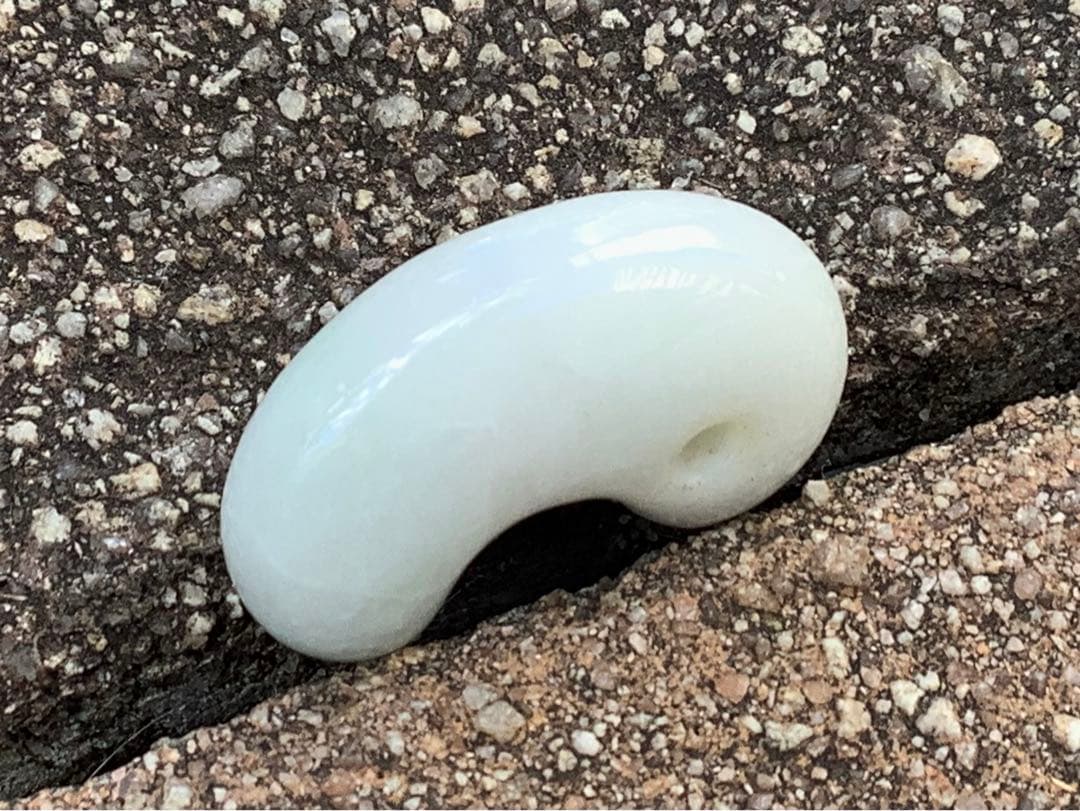 黙って40万円以上‼️糸魚川翡翠ジェダイト勾玉　品質お値段自信あり外部鑑定鑑別書付