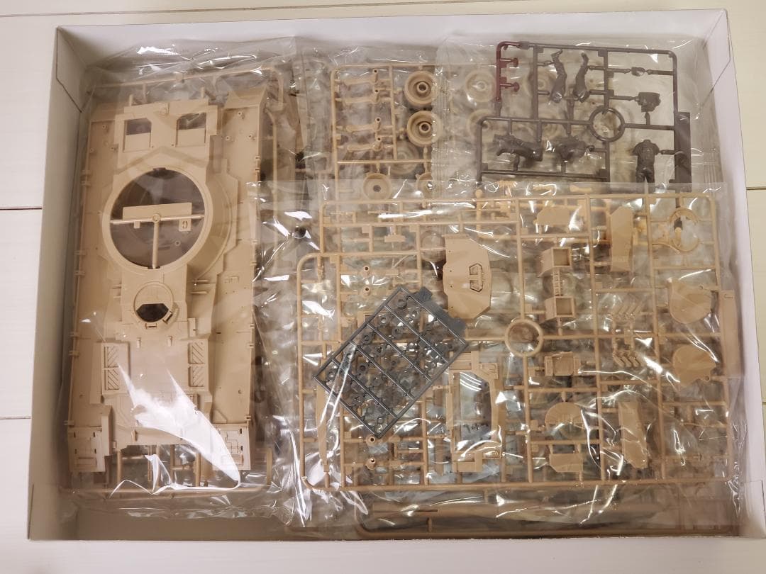 U.C.ハードグラフ 地球連邦軍 61式戦車5型 セモベンテ隊 & 対MS特技兵