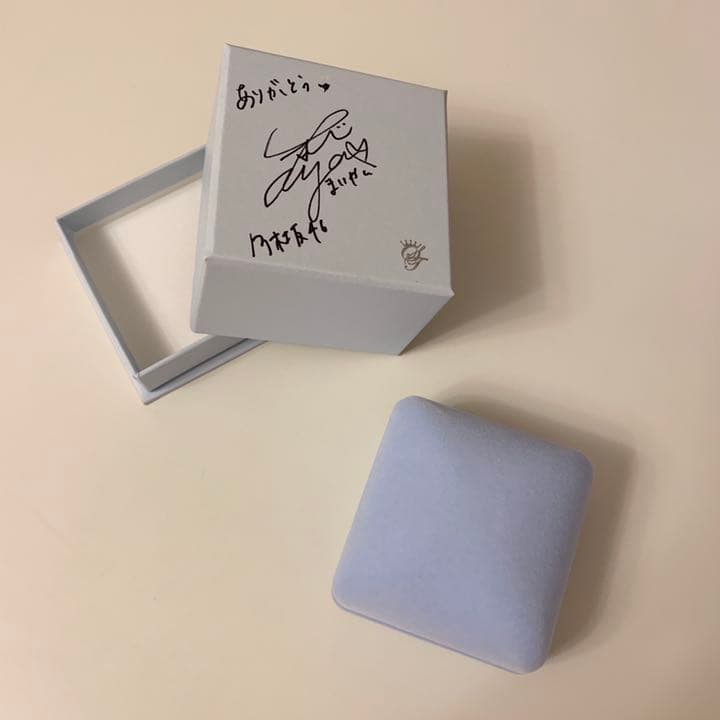 乃木坂46 白石麻衣 サイン入り Samantha Silva リングケース