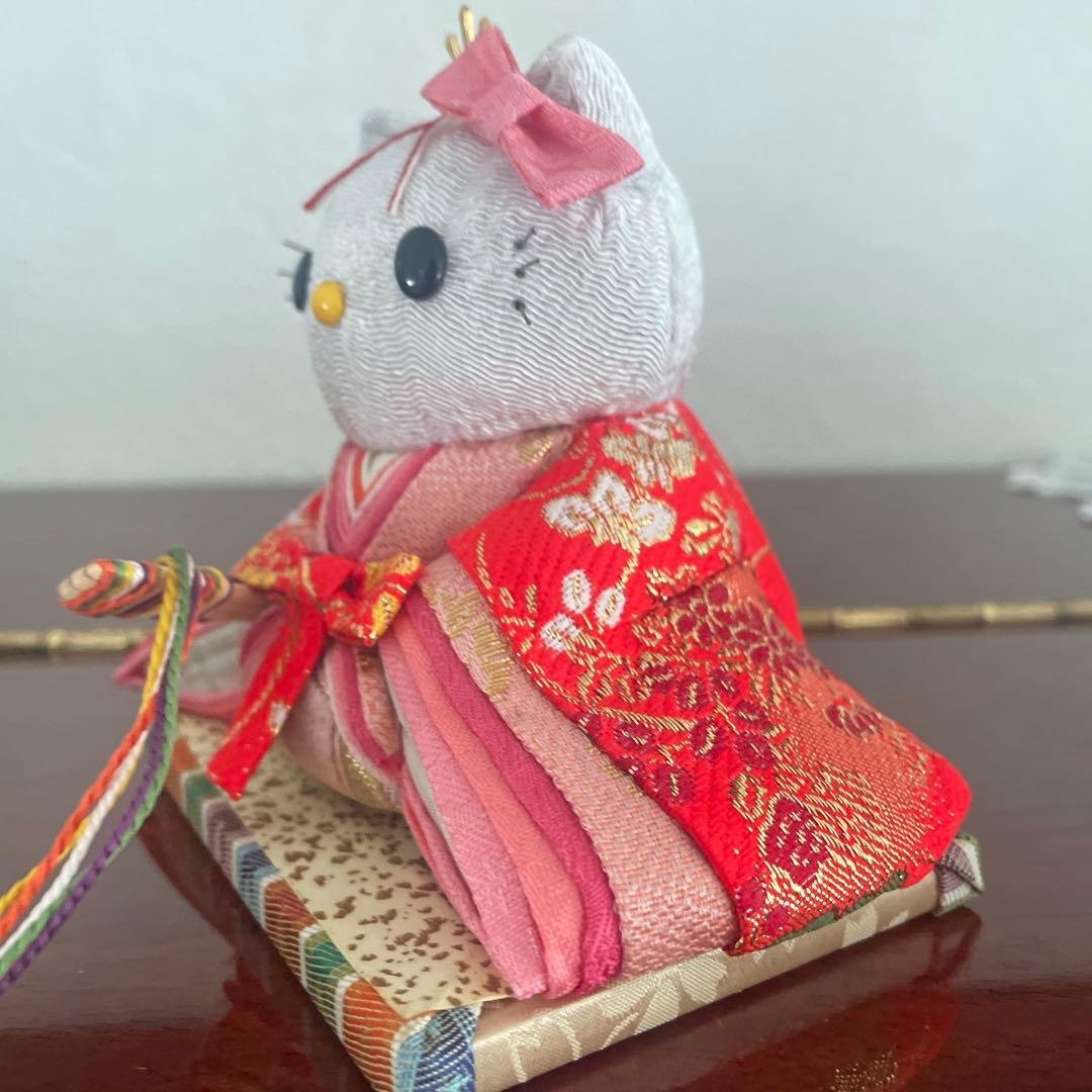 ハローキティ 和風飾り　木目込み雛人形