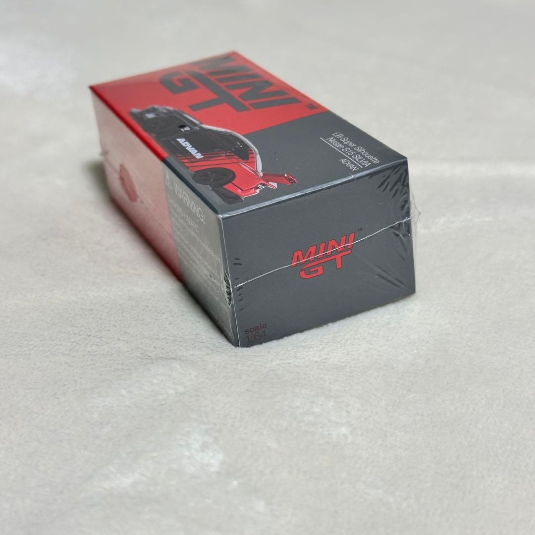 MINI GT1/64 メルセデスアクターズ S15 テント アドバン　セット