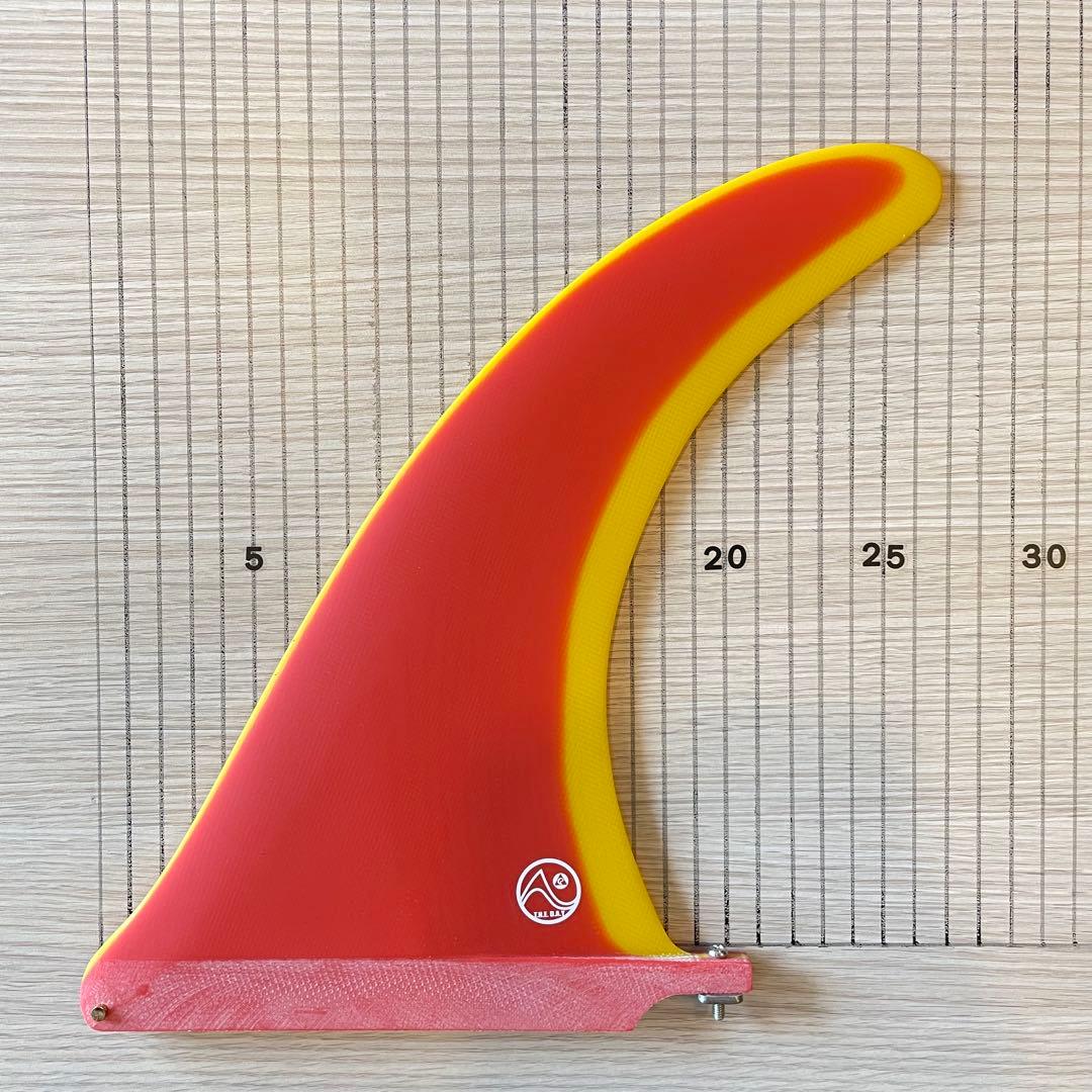 新品未使用シングルフィン10インチ　レッド×イエロー、 スクリュー付き