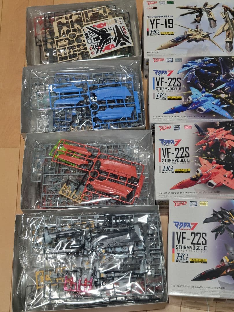 HG 1/100 YF-19&VF-22S(マックス・ミリア・ガムリン機)　４点