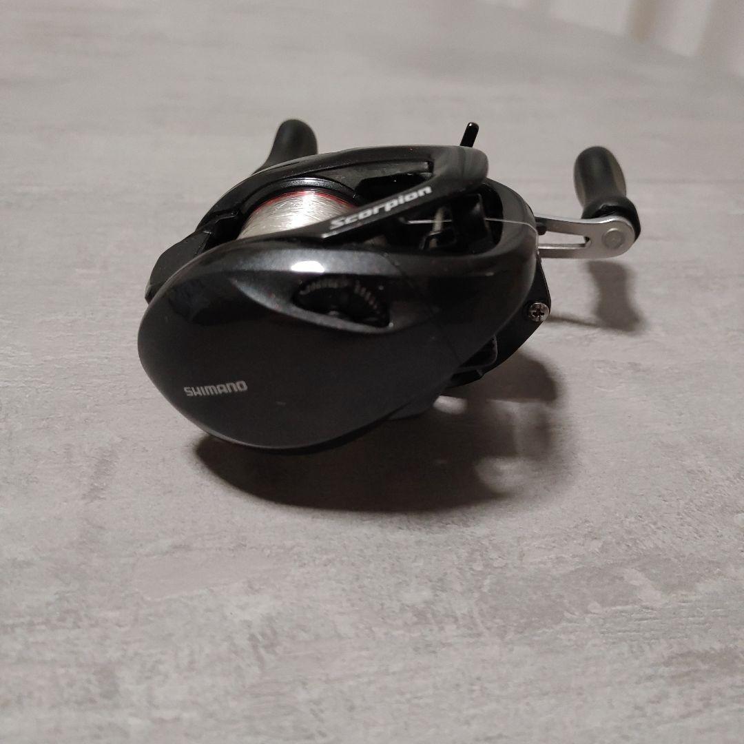 シマノ　16スコーピオン71(左のノーマルギア)