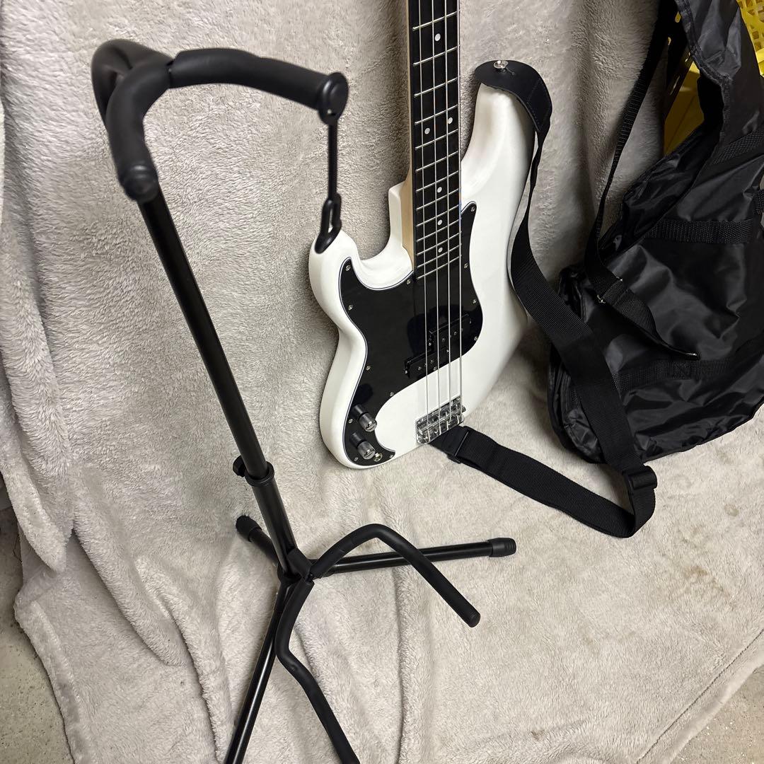 SELDER エレキベース ホワイト・ブラック