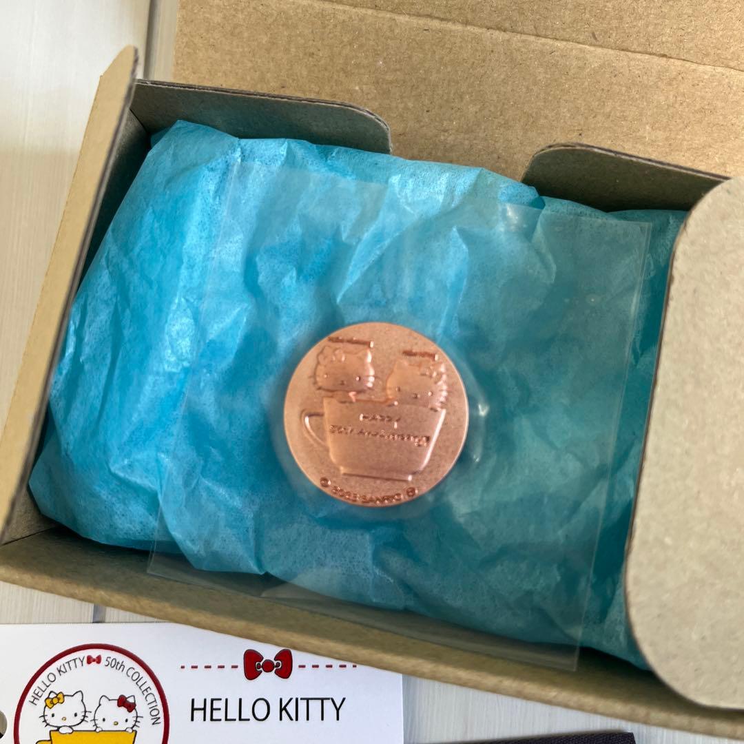 HELLO KITTY 50th Anniversary 手鏡　記念メダル