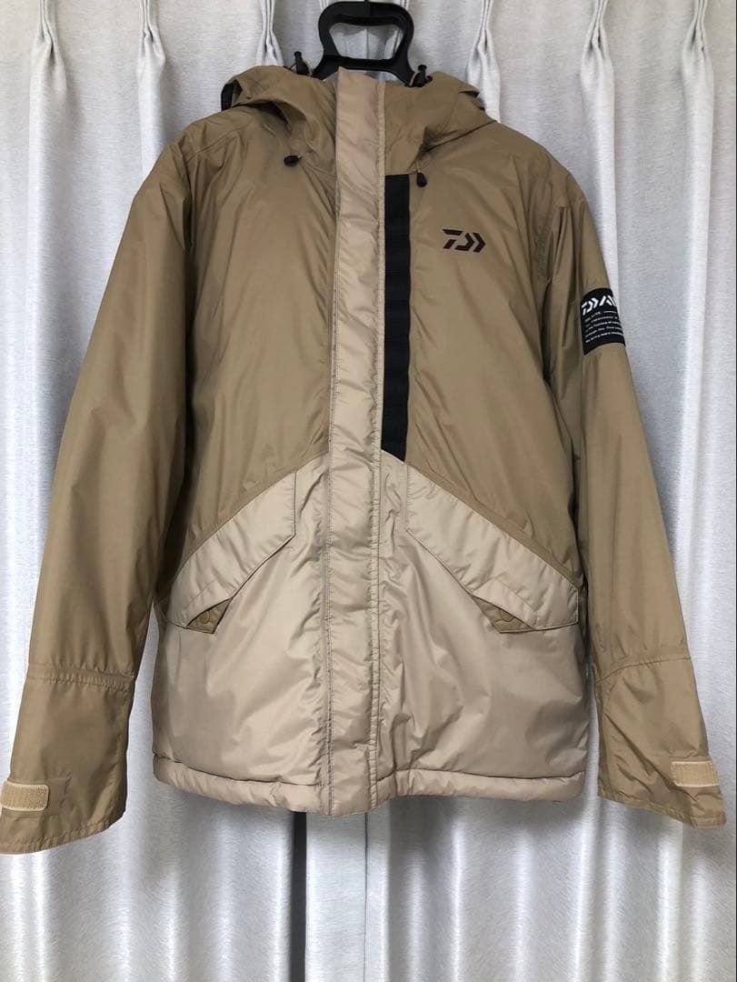 ダイワ　ウインタースーツ上下セットＭ