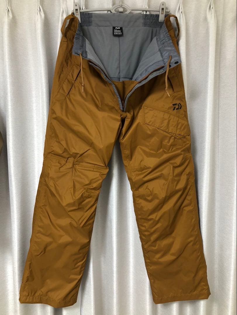 ダイワ　ウインタースーツ上下セットＭ