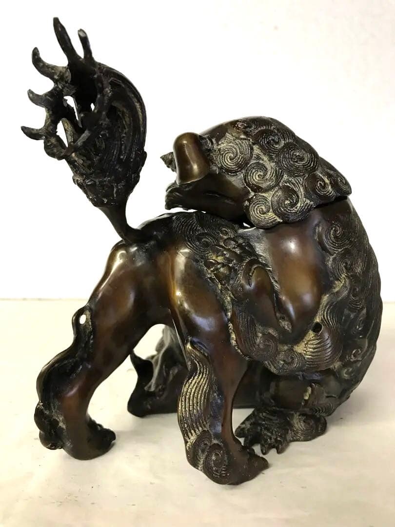 [銅器] 香炉：戯獅子