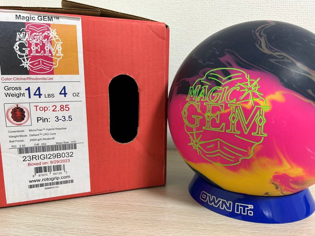 ボウリング　マジックジェム(14ポンド新品)