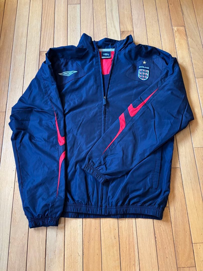 【美品】ENGLANDピステ・ウィンドブレーカー&3/4パンツ ネイビー/レッド