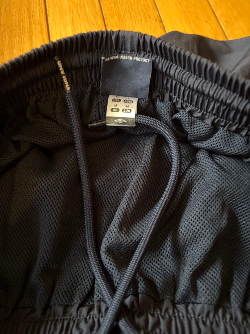 【美品】ENGLANDピステ・ウィンドブレーカー&3/4パンツ ネイビー/レッド