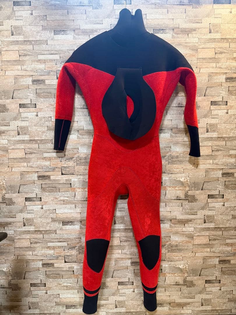 【再再値下げ】MENSセミドライウェットスーツ　5mm✖️3mm