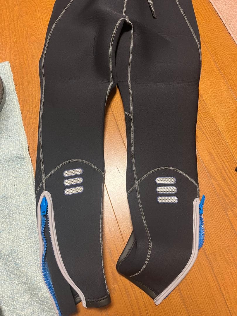 AQUA LUNG ウェットスーツ Sサイズ
