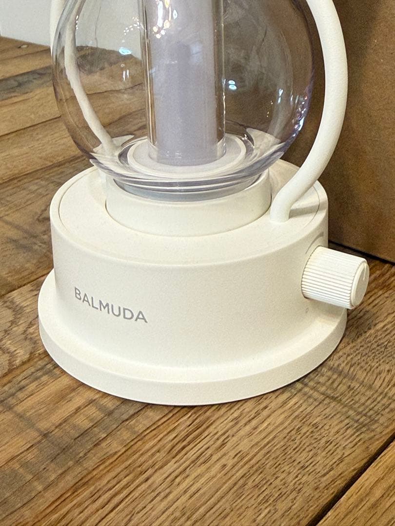新品 バルミューダThe Lantern ホワイトL02A-WH