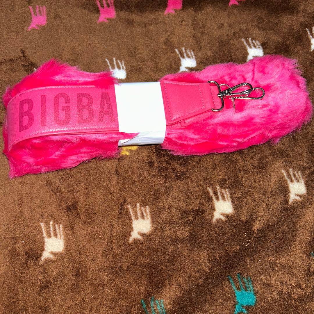 BIGBANG ショルダーストラップ ファーチャーム ジヨン