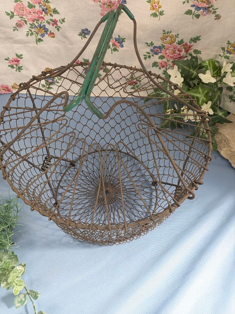 イギリス アンティーク ワイヤーバスケット 両サイド固定金具付き