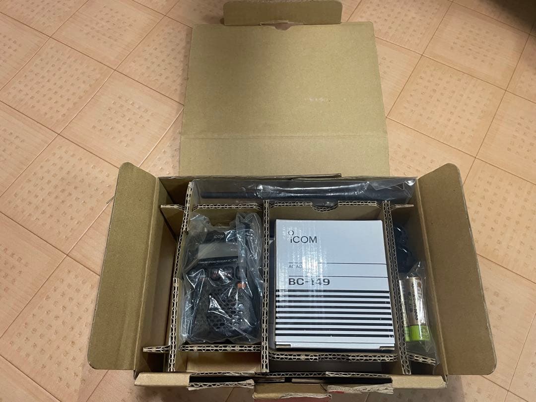 や*お様 ICOM IC-R5 通信受信機 本体