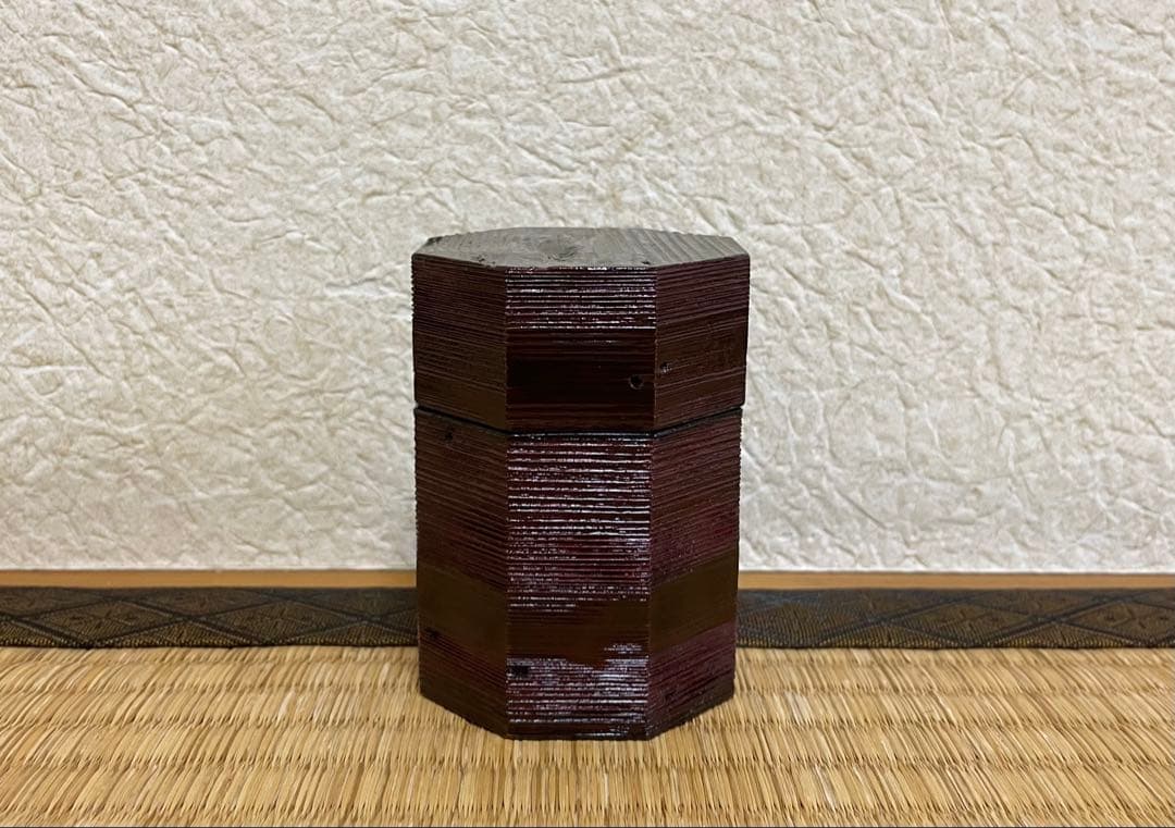 ホットスルー　茶道具 棗　国宝・待庵古材 溜塗八角茶器