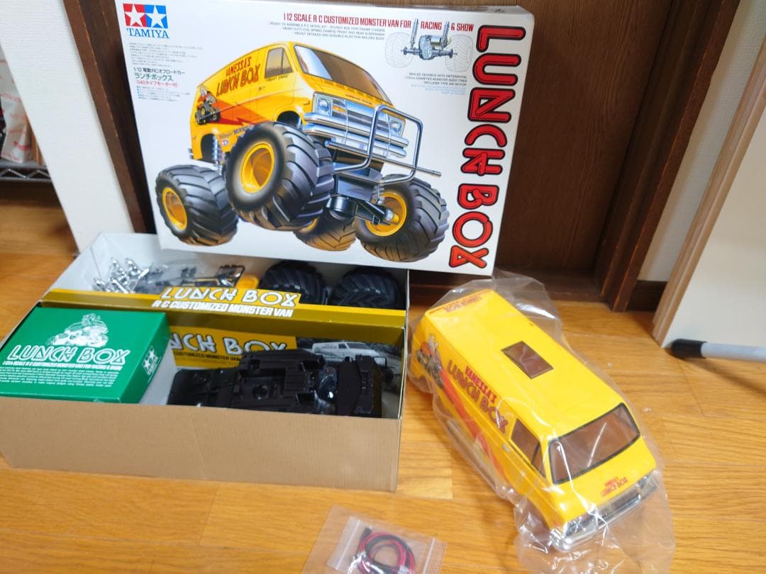 タミヤ ランチボックス 未組み立て 新品　完成ボディ付き　ラジコン CW-01