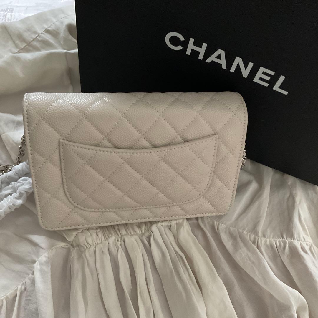 CHANEL ノベルティ　チェーンウォレット　キャビアスキンシルバー