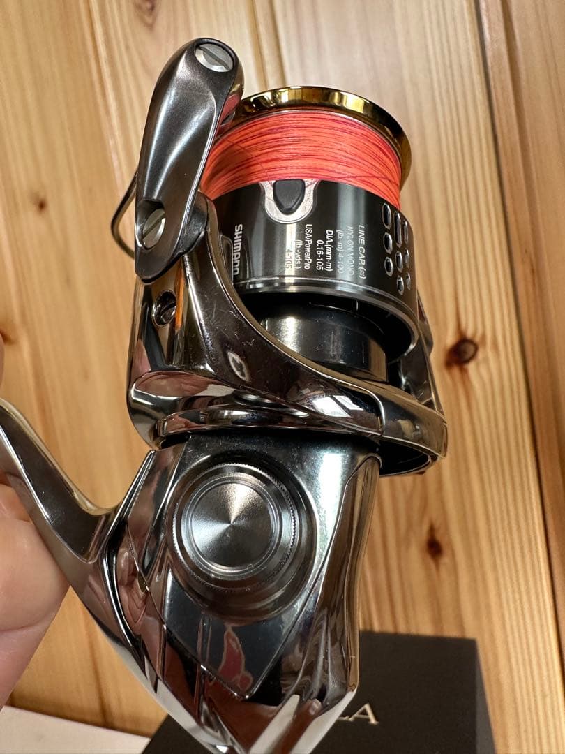 シマノ　リール　18ステラ c2000shg