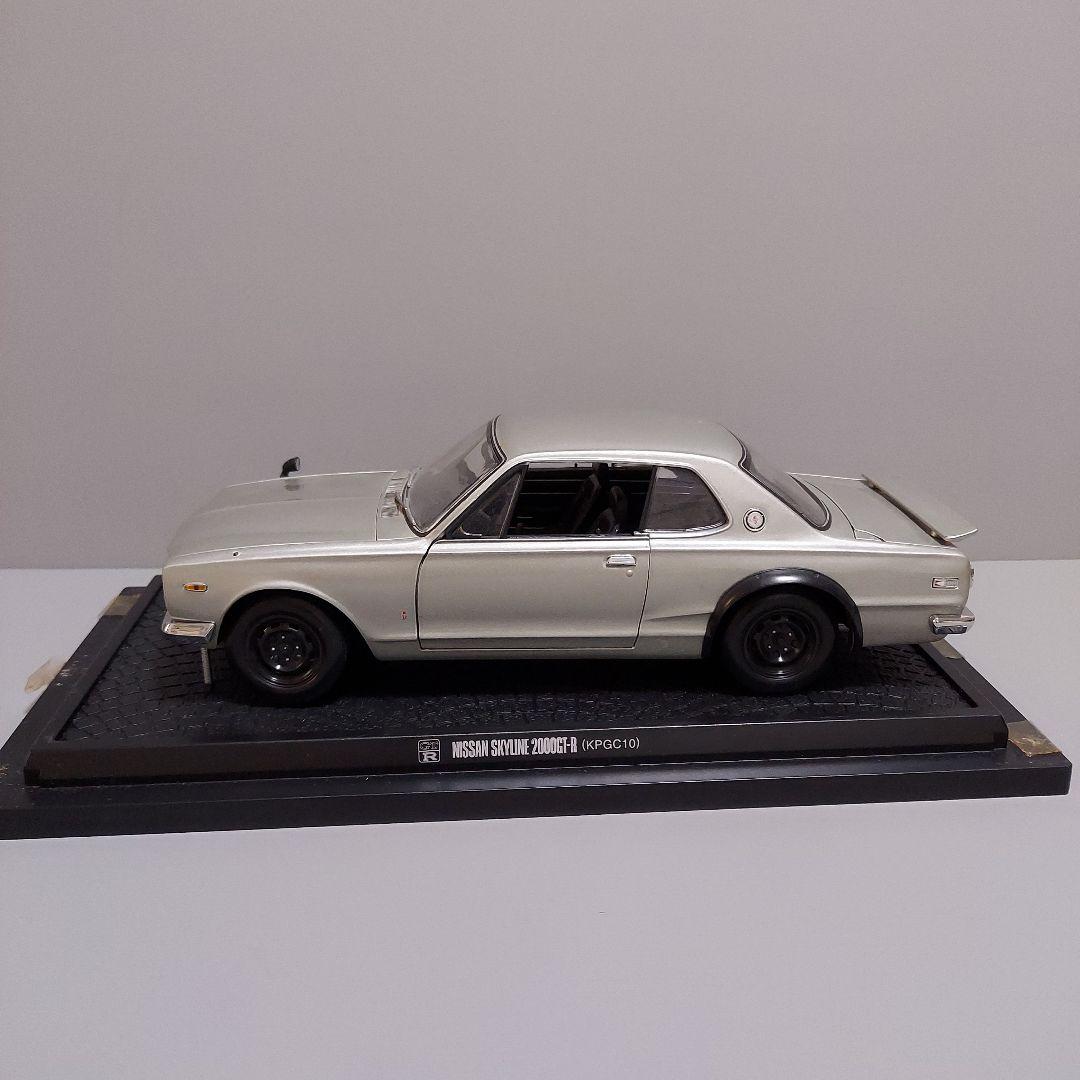 京商スカイラインGT-R KPGC10 1/18 シルバー(ジャンク品)