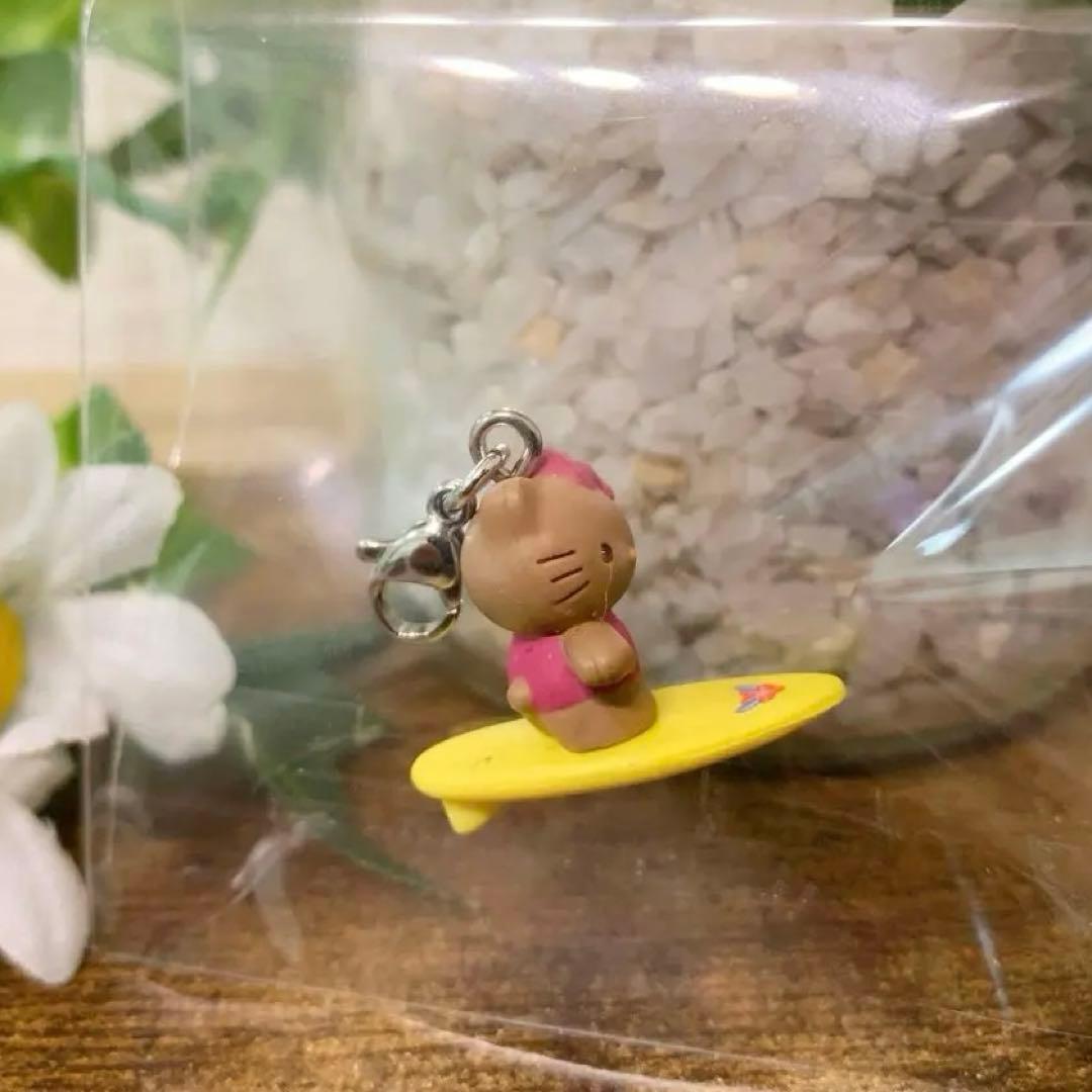 レア　ハローキティ 日焼け　ガングロ　サーフィン　ファスナーマスコット