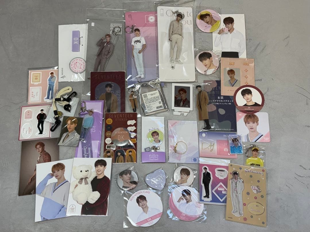 seventeen ドギョム　グッズ