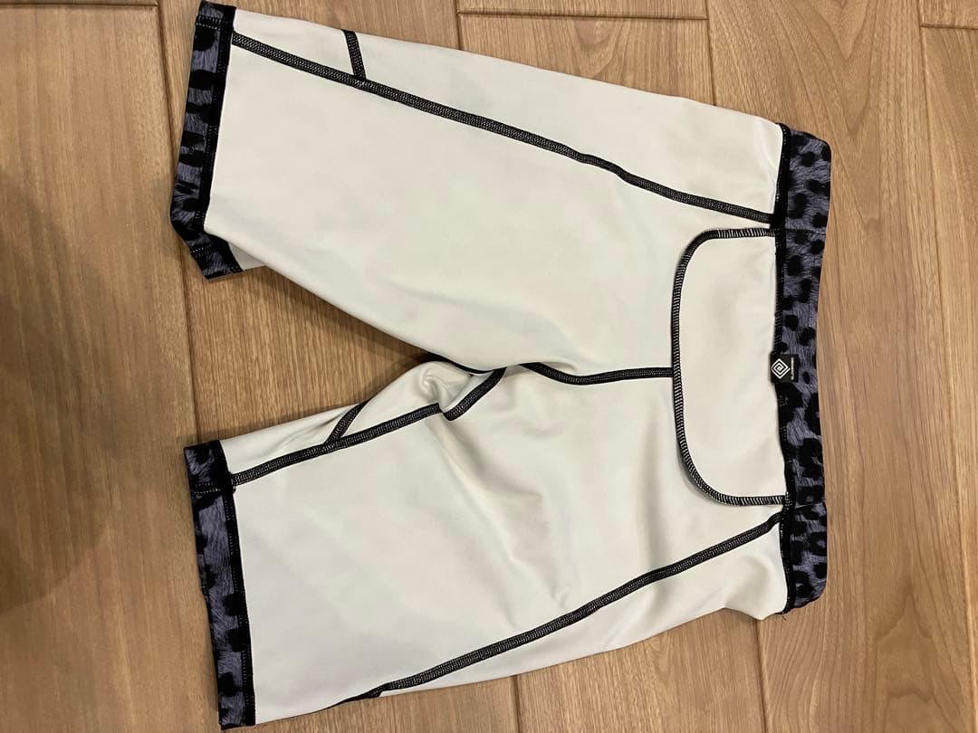 ELDORESO エルドレッソ ハーフ ショート タイツ ヒョウ柄　Mサイズ