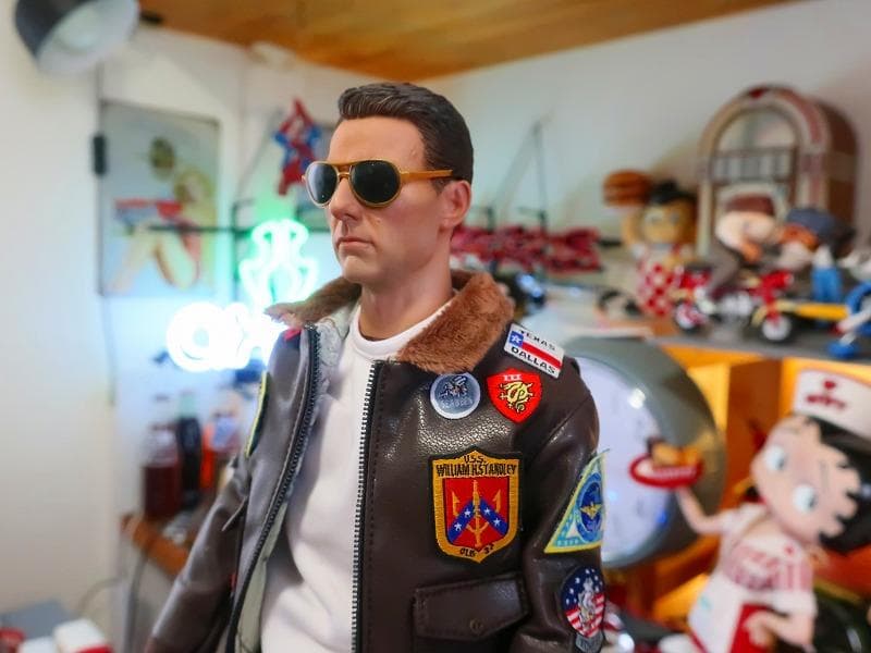 トップガン マーヴェリック トム・クルーズ 1/6フィギュア ヘルメット付