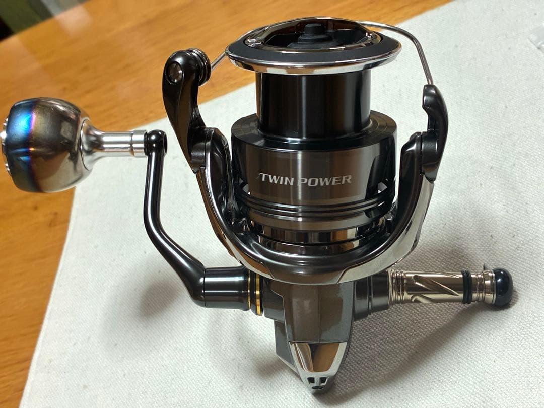 【極美品】シマノ リール 24ツインパワー 4000XG【カスタム品】