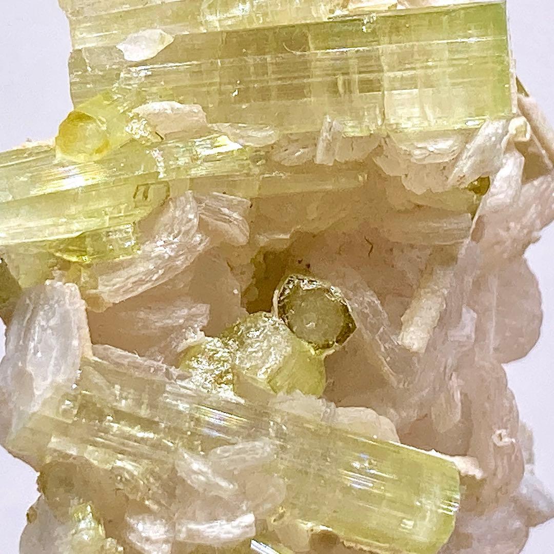 トルマリン　グリーントルマリン　クラスター　原石　鉱物標本　天然石　389