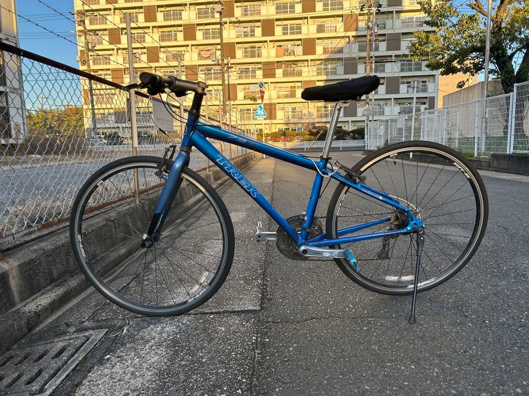 TREK クロスバイク　7.3 FX ロードバイク　チェーン・ケーブル交換済み