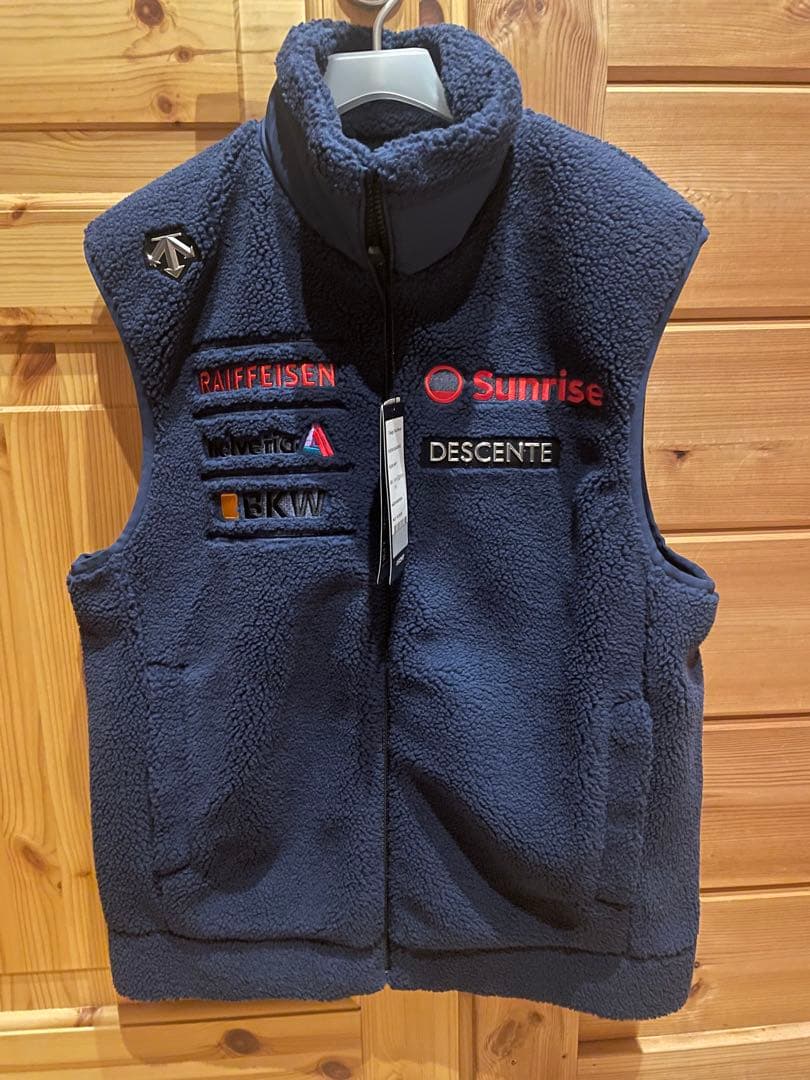 デサント　コリア　フリースベスト　日本未発売　韓国限定