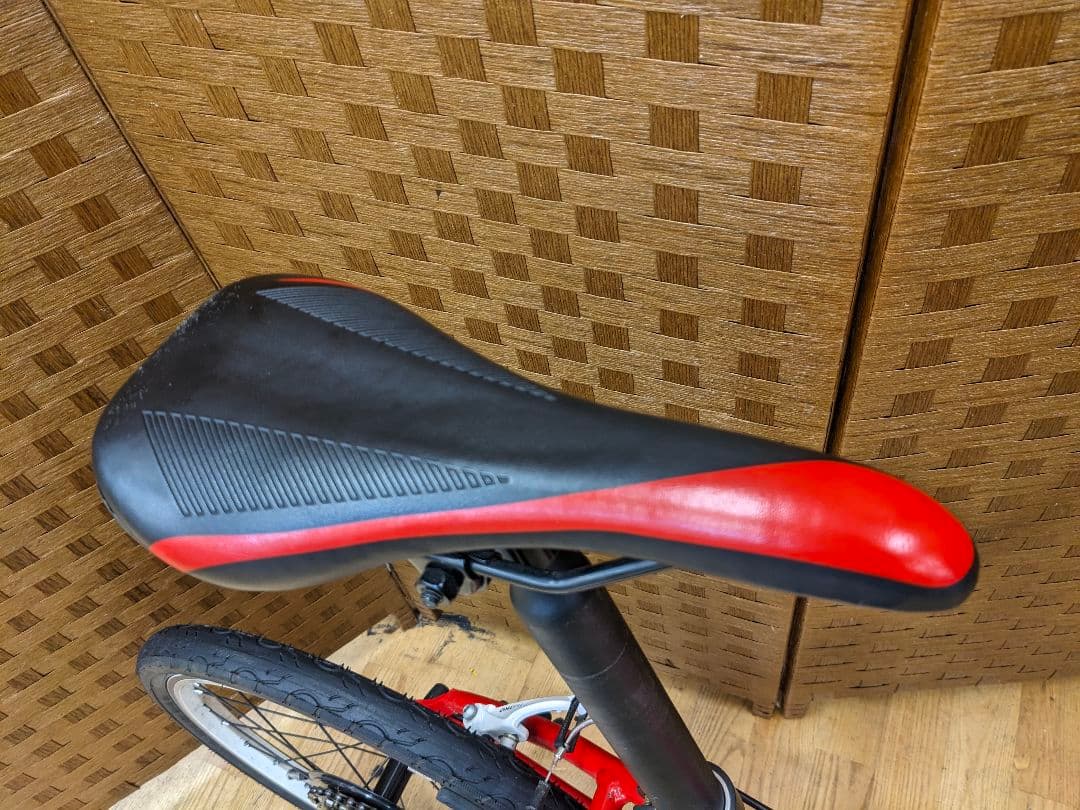 U013 折り畳み自転車　Ferrari　20インチ 7段変速　ミニベロ