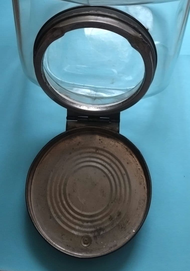 レトロ昔のたばこ瓶