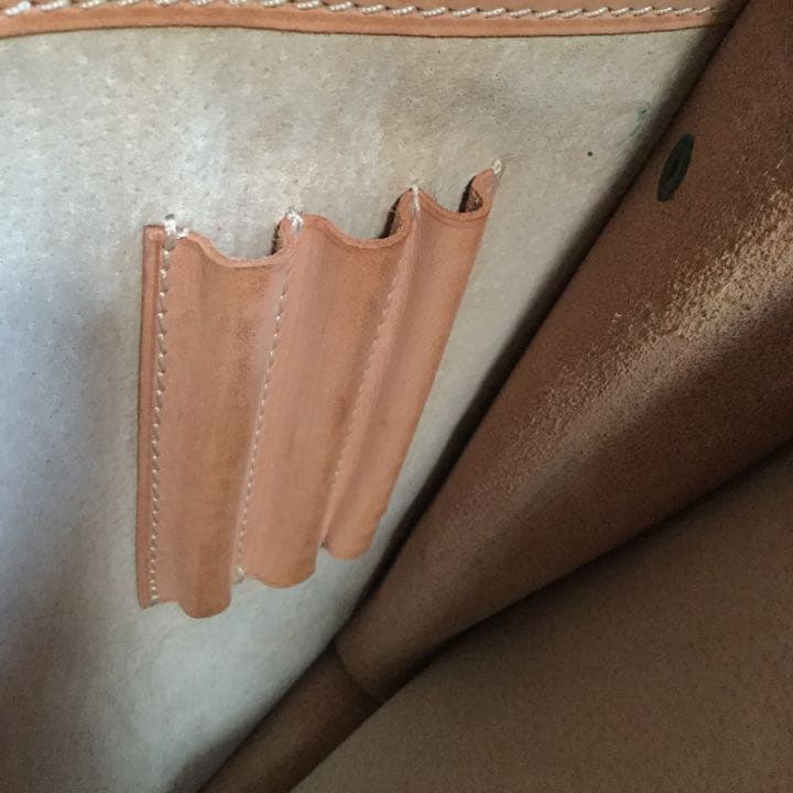 BREEネイチャーシリーズ牛ヌメ革ショルダーバッグ