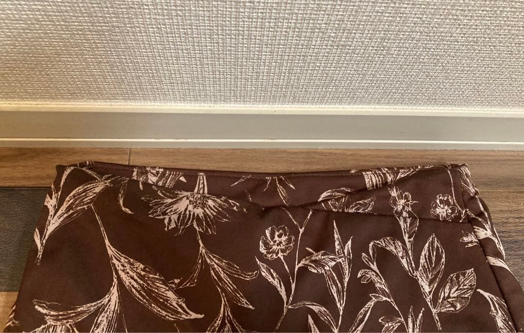 極美　emmi×ayaエミヨガ×アヤ　コラボ　ヨガウェア　ブラウン　ボタニカルS