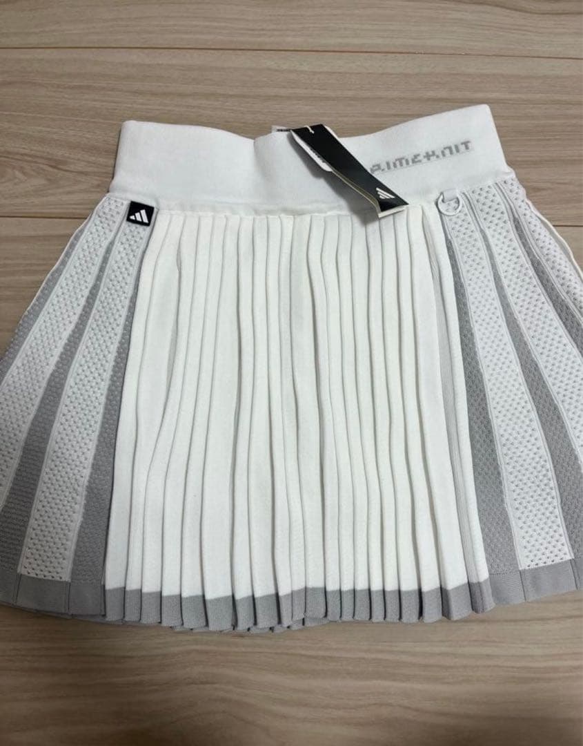 新品　アディダス　adidas ゴルフ長袖セーター　スカート　　セットアップ L