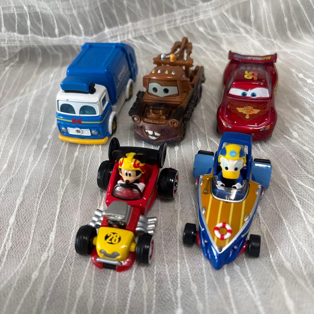 ディズニーキャラクター ミニカーセット