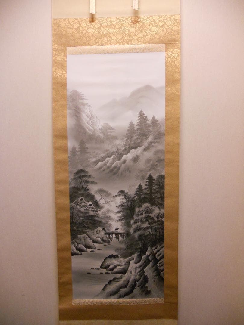 掛け軸  川口硯山 水墨山水 絹本 希少 軸装 茶道具 掛軸 美品 です。