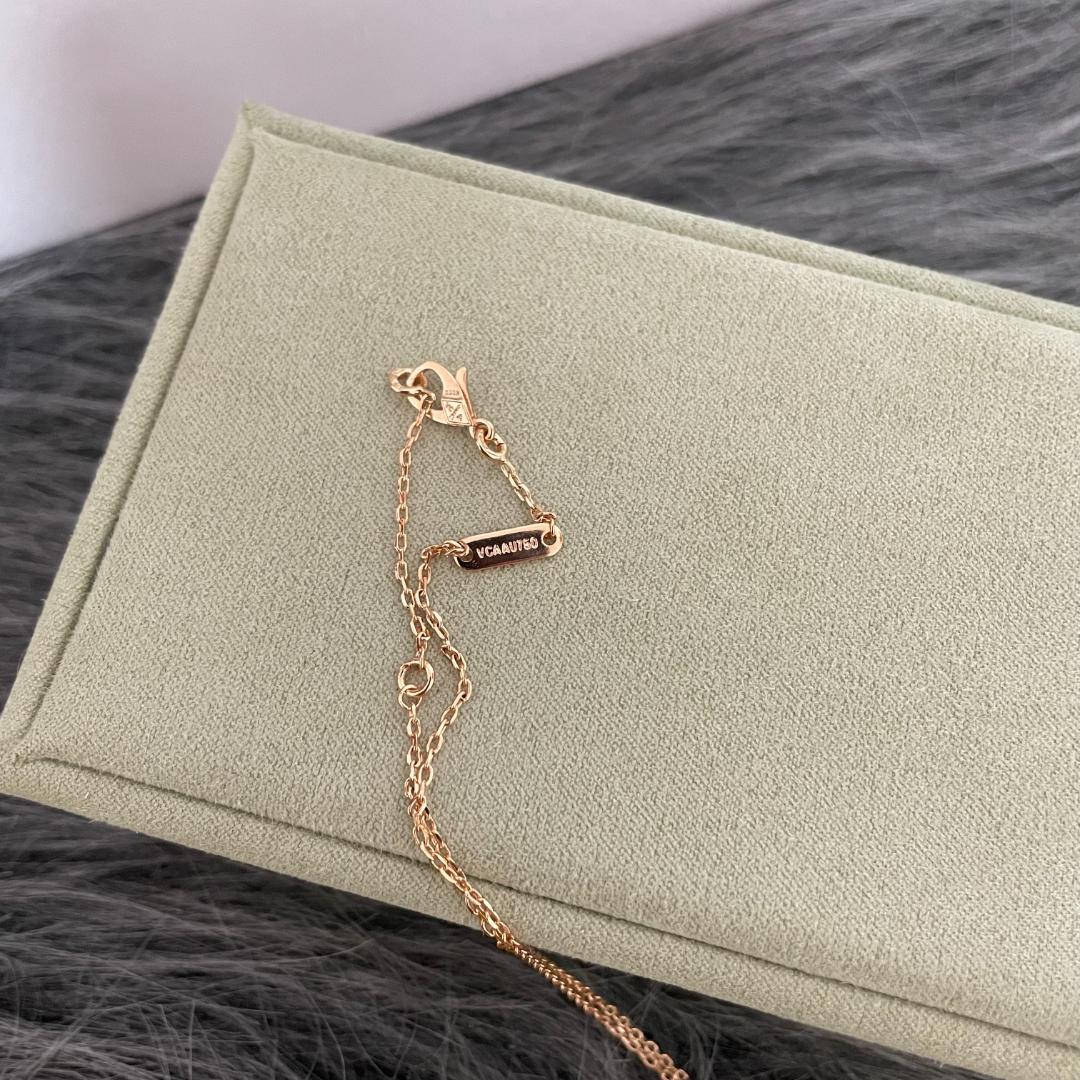 ヴィンテージ アルハンブラ ペンダントVCARA45800