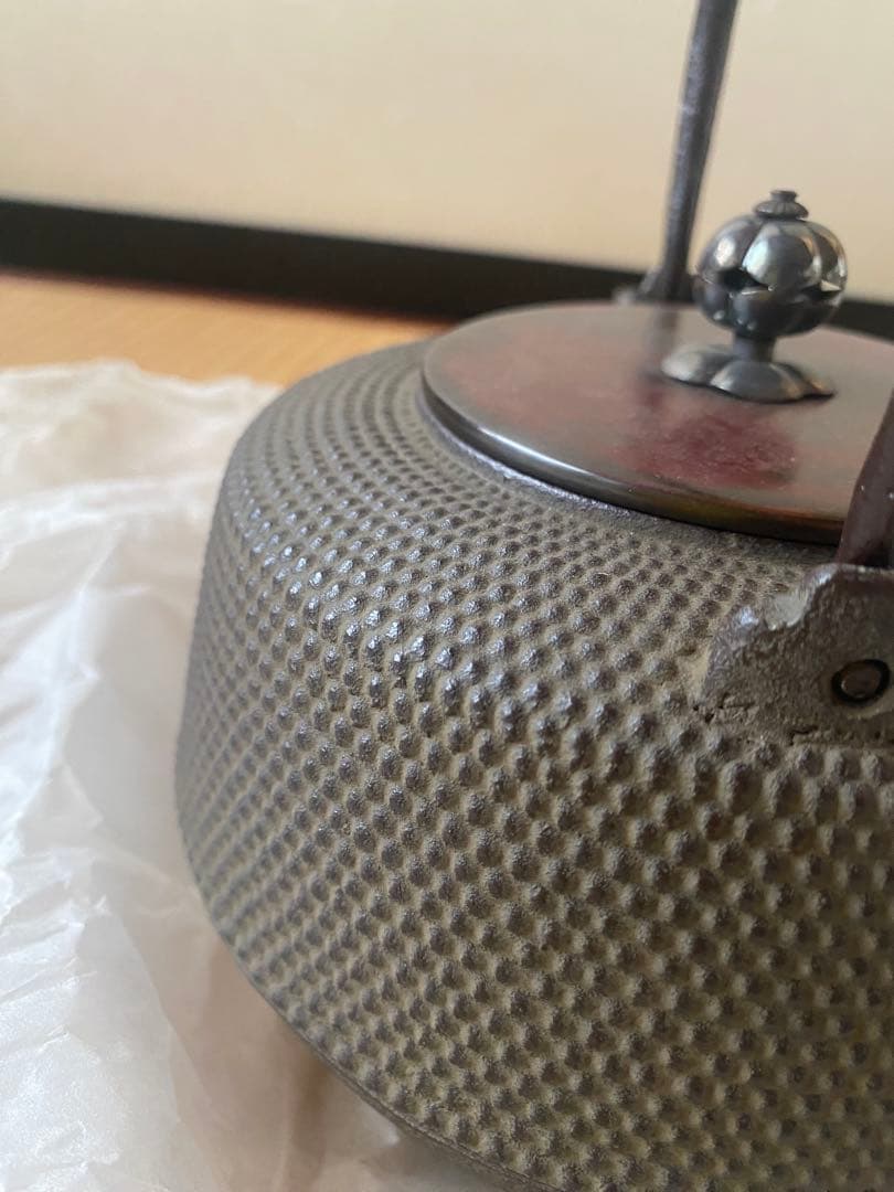 総アラレ　肩衝　鉄瓶