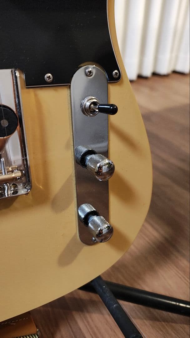 Squier FAT Telecaster Standard バタースコッチ