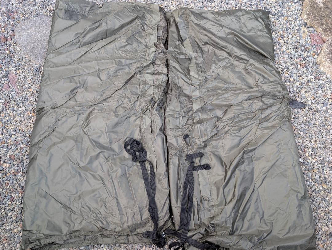 ✨1回使用✨　ドイツ軍 Mil-Tec 3人用テント カマボコ 広い前室