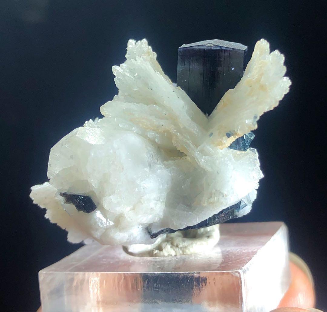 ブルーキャップトルマリンクリスタル アルバイト付き