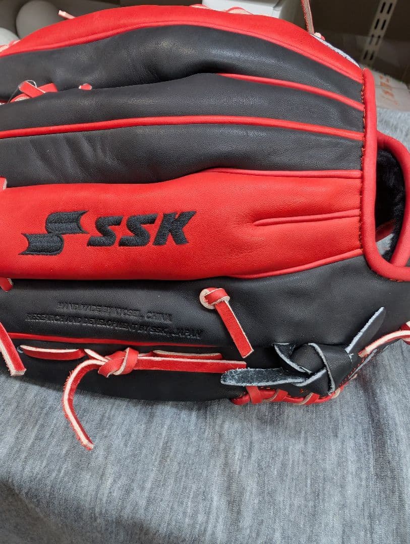 軟式グローブ 赤/黒 右投げ用 SGSC171523外野用