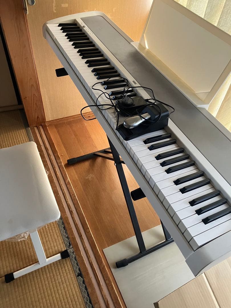 KORG ホワイト　B1 DIGITAL PIANO デジタルピアノ